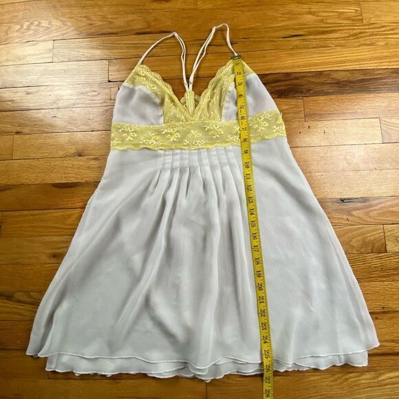 Victorias Secret 2007 White and Yellow Baby Doll Size M - Picture 4 of 8
